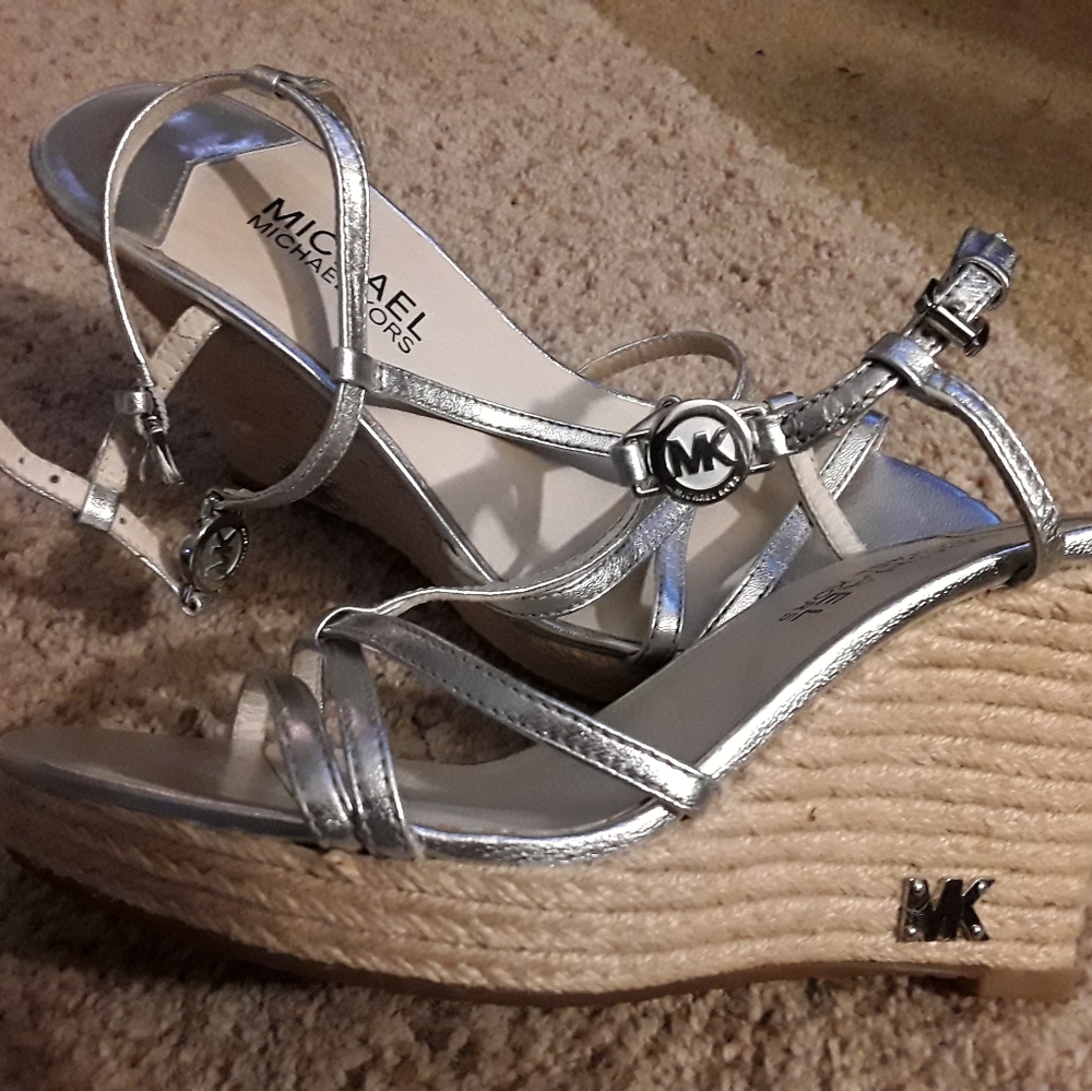 MK Kami T Strap wedge sandal - Picture 1 of 4
